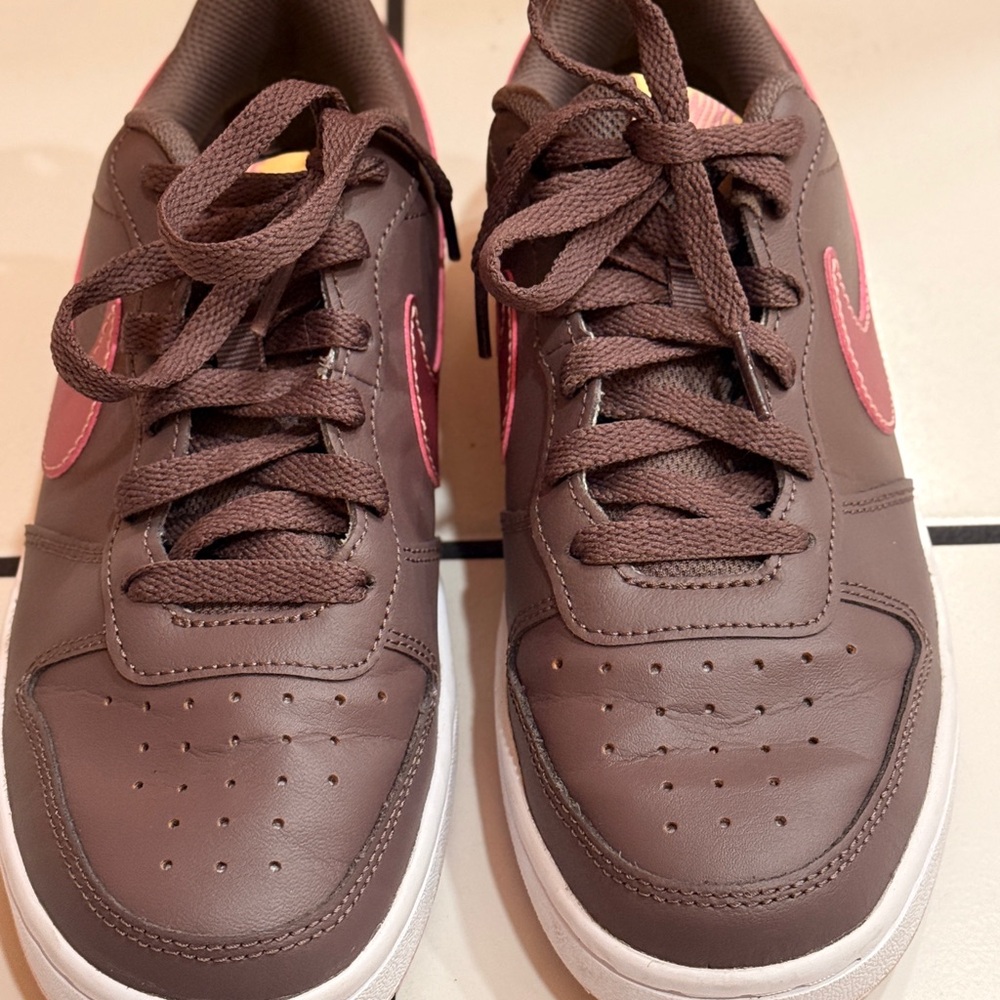 NIKE Big Girls Court Borough Low 2 Casual Sneakers 6 y or Women’s 8 - Picture 5 of 13